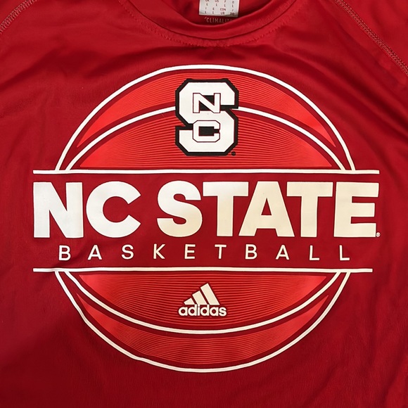 Men’s Large Adidas NC State Basketball Climalite Short Sleeve Shirt - Picture 2 of 3